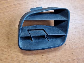 bontott AUDI 80 Első Lökhárító Bal Díszrács