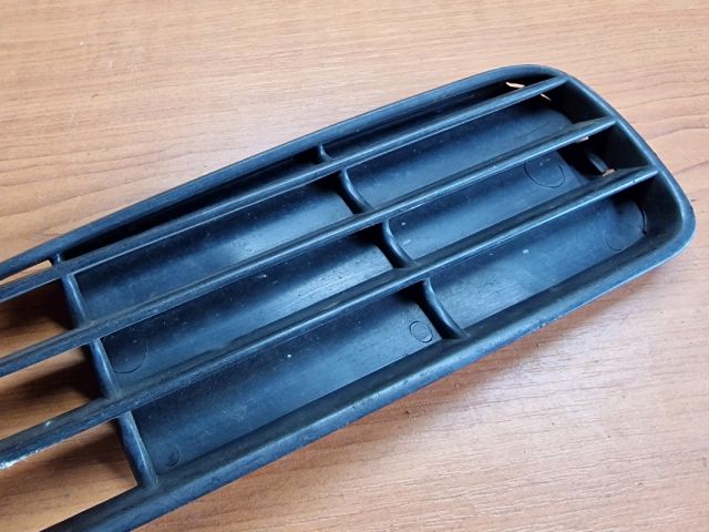 bontott AUDI 80 Első Lökhárító Bal Díszrács