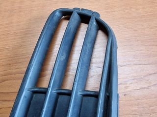 bontott AUDI 80 Első Lökhárító Bal Díszrács