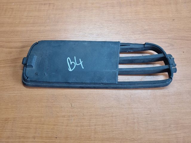 bontott AUDI 80 Első Lökhárító Bal Díszrács