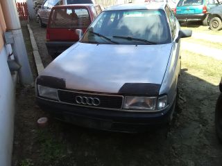 bontott AUDI 80 Első Lökhárító (Részeivel)