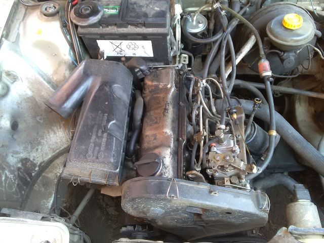 bontott AUDI 80 Első Lökhárító (Részeivel)