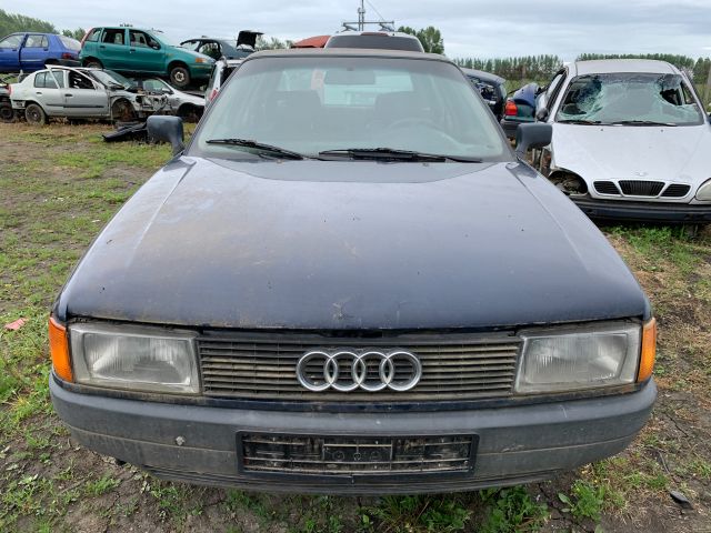 bontott AUDI 80 Első Lökhárító (Részeivel)
