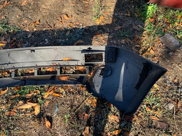 bontott AUDI 80 Első Lökhárító (Üresen)