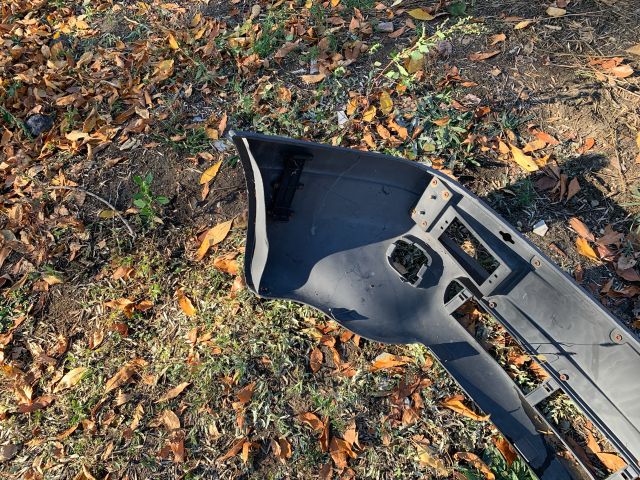 bontott AUDI 80 Első Lökhárító (Üresen)