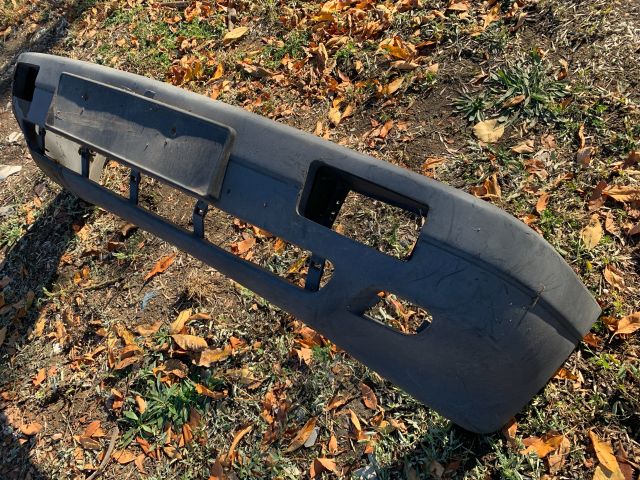 bontott AUDI 80 Első Lökhárító (Üresen)