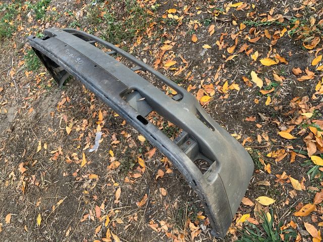 bontott AUDI 80 Első Lökhárító (Üresen)