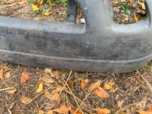 bontott AUDI 80 Első Lökhárító (Üresen)