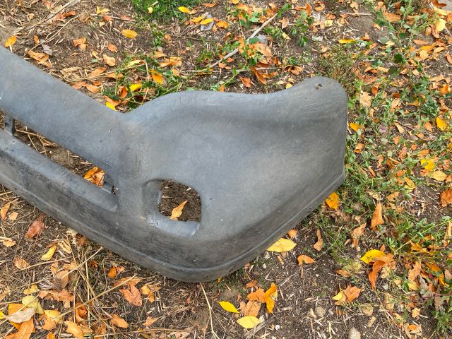 bontott AUDI 80 Első Lökhárító (Üresen)