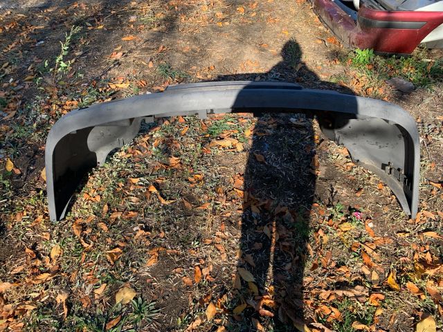 bontott AUDI 80 Első Lökhárító (Üresen)