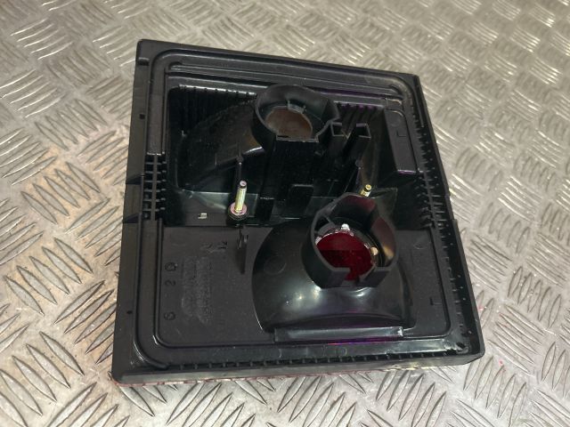 bontott AUDI 80 Jobb Belső Hátsó Lámpa