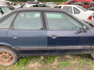 bontott AUDI 80 Jobb első Ajtó (Részeivel)