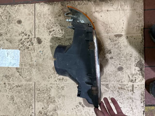 bontott AUDI 80 Jobb Fényszóró