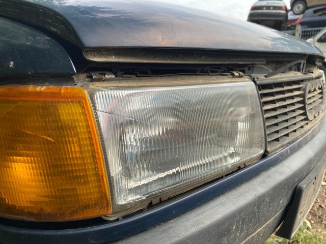 bontott AUDI 80 Jobb Fényszóró