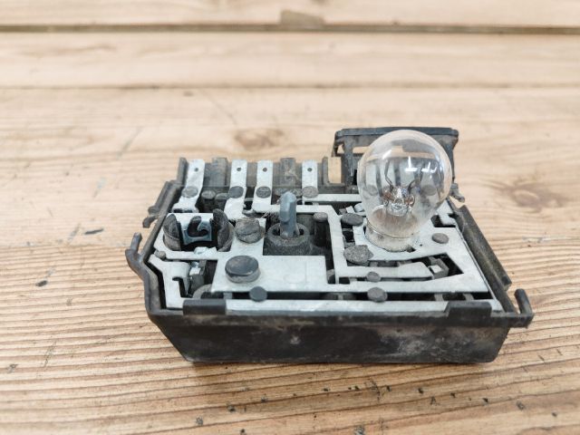 bontott AUDI 80 Jobb Hátsó Lámpa Foglalat