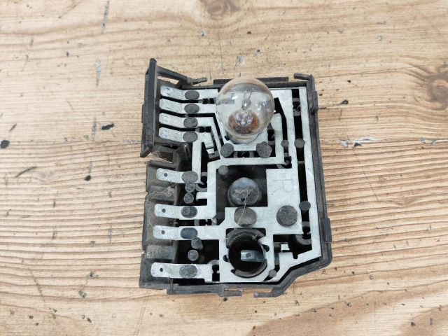 bontott AUDI 80 Jobb Hátsó Lámpa Foglalat