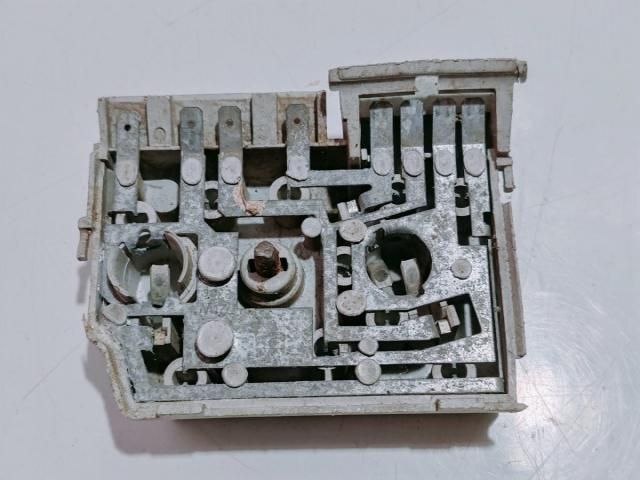 bontott AUDI 80 Jobb Hátsó Lámpa Foglalat