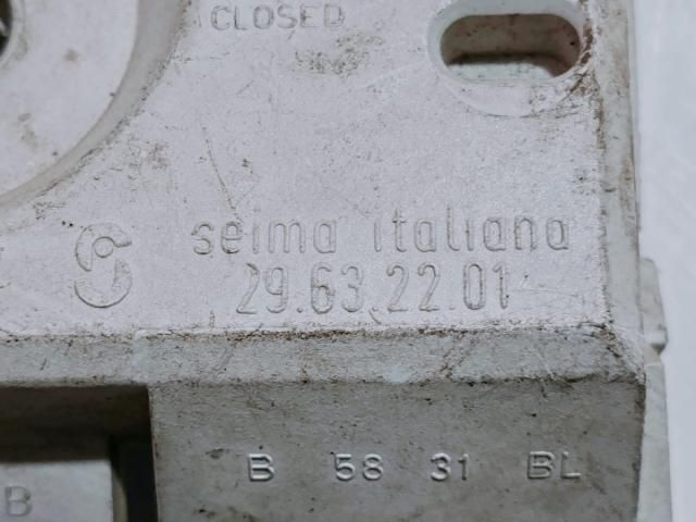 bontott AUDI 80 Jobb Hátsó Lámpa Foglalat