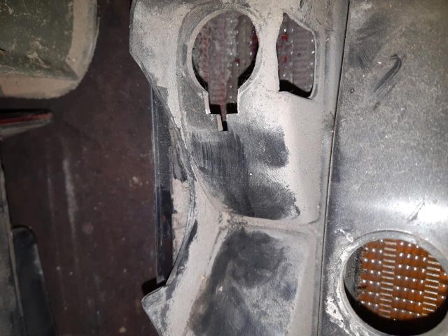 bontott AUDI 80 Jobb hátsó Lámpabúra