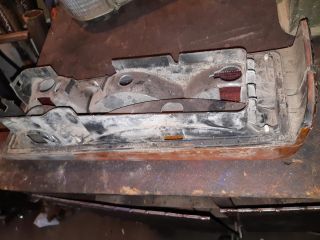 bontott AUDI 80 Jobb hátsó Lámpabúra