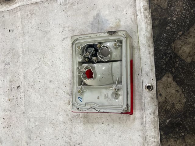 bontott AUDI 80 Jobb Külső Hátsó Lámpa