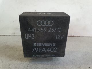 bontott AUDI 80 Relé