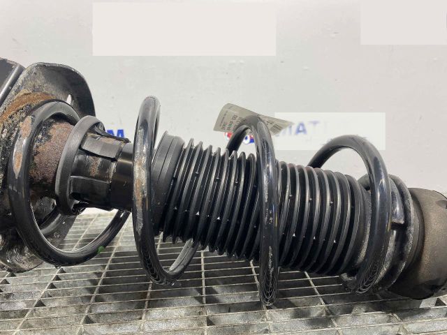 bontott AUDI A1 Első Rugó