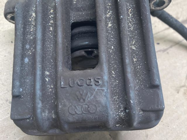 bontott AUDI A1 Jobb hátsó Féknyereg Munkahengerrel