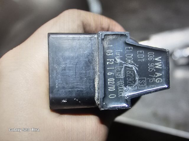 bontott AUDI A1 Porlasztó Sor / Híd