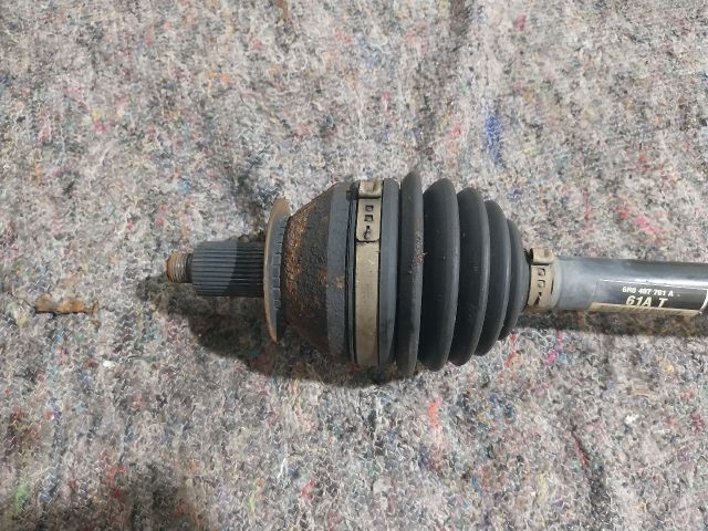 bontott AUDI A1 Bal Féltengely