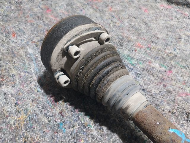 bontott AUDI A1 Bal Féltengely