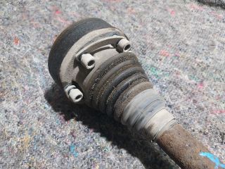 bontott AUDI A1 Bal Féltengely