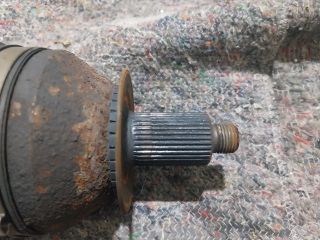 bontott AUDI A1 Bal Féltengely