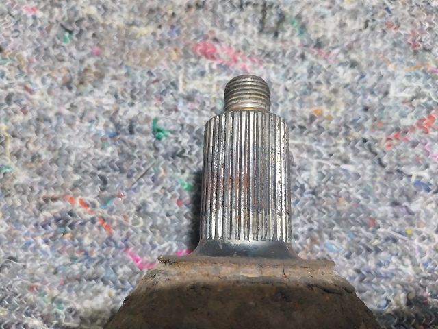 bontott AUDI A1 Bal Féltengely