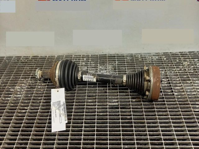 bontott AUDI A1 Bal Féltengely