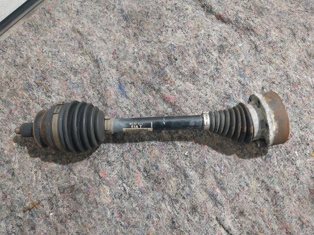 bontott AUDI A1 Bal Féltengely