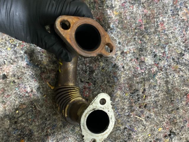 bontott AUDI A1 EGR Hűtő Cső