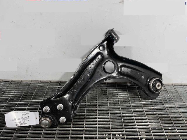 bontott AUDI A1 Jobb első Lengőkar