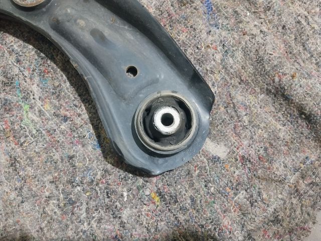 bontott AUDI A1 Jobb első Lengőkar