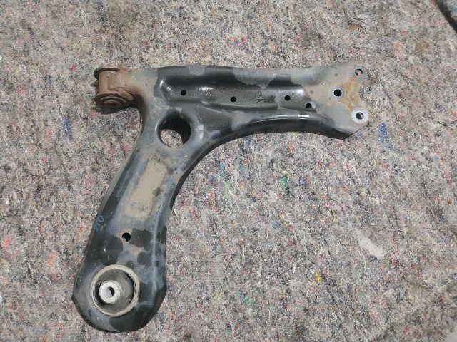 bontott AUDI A1 Jobb első Lengőkar