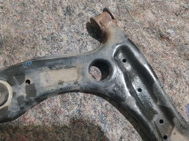 bontott AUDI A1 Jobb első Lengőkar