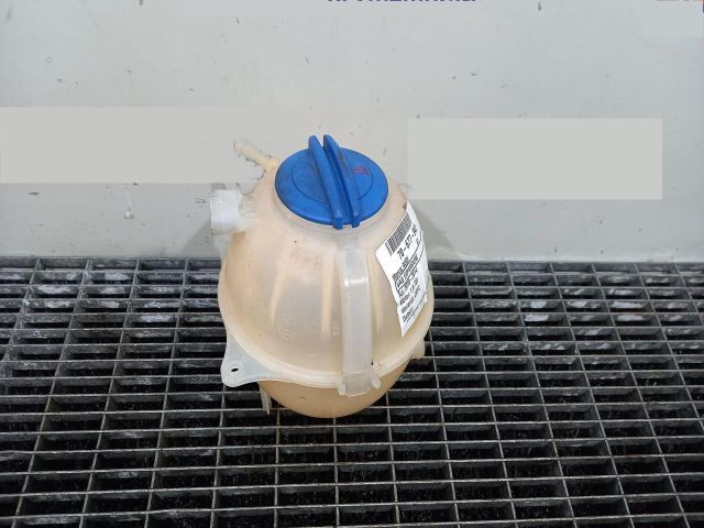 bontott AUDI A1 Kiegyenlítő Tartály