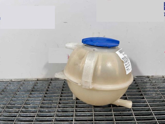 bontott AUDI A1 Kiegyenlítő Tartály