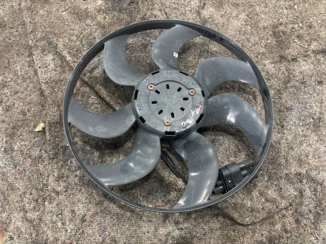 bontott AUDI A1 Klímahűtő Ventilátor