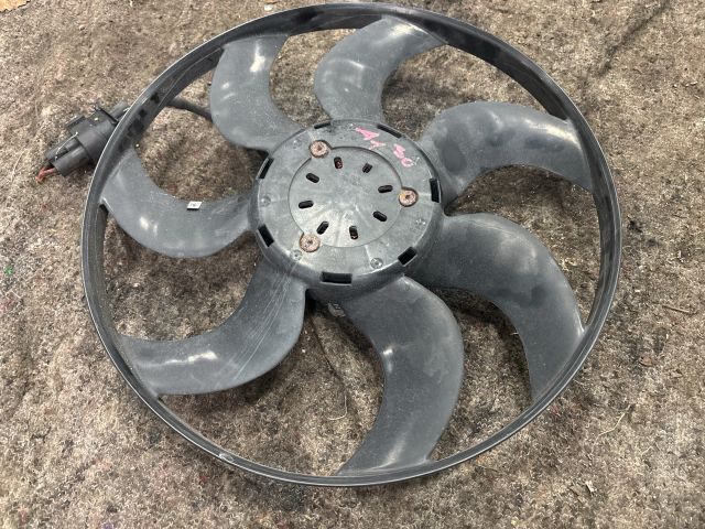 bontott AUDI A1 Klímahűtő Ventilátor