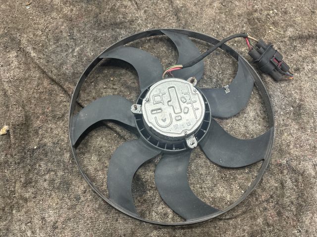 bontott AUDI A1 Klímahűtő Ventilátor