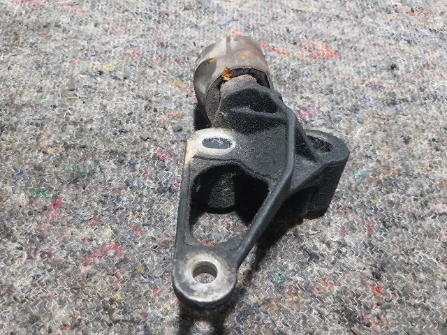 bontott AUDI A1 Motor Tartó Bak (Fém)