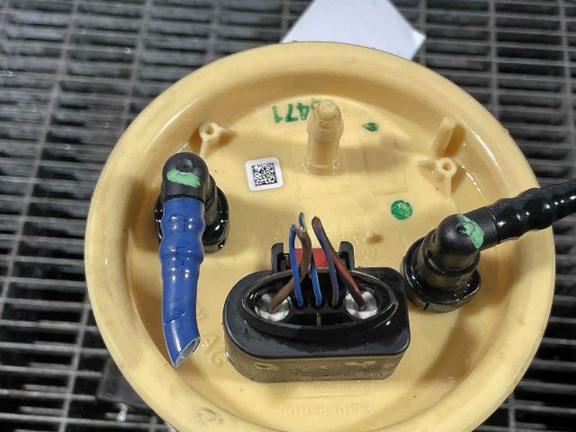 bontott AUDI A1 Üzemanyag Szivattyú