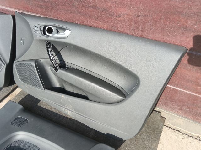 bontott AUDI A1 Ajtó Kárpit Szett