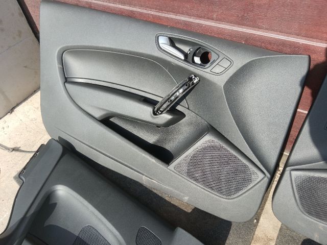 bontott AUDI A1 Ajtó Kárpit Szett